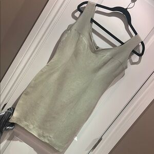 Pretty Cream Sleeveless Dress Fully Lined 💕